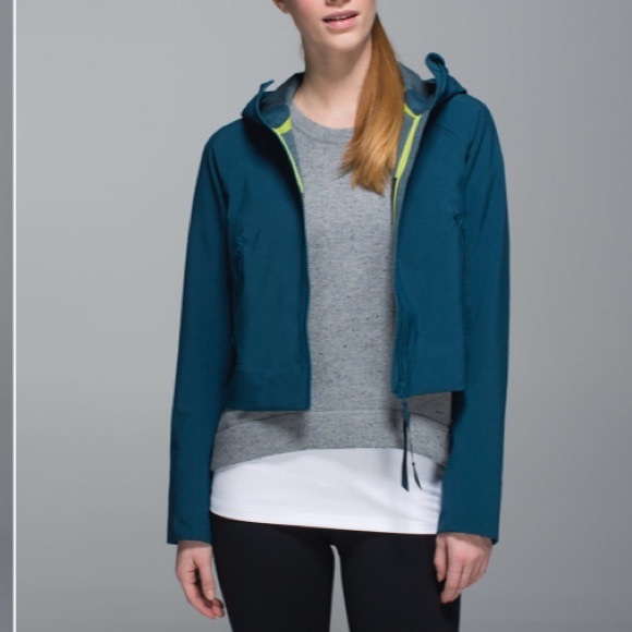 NWOT Rare Lululemon Rain Or Shine Jacket - Picture 5 of 7